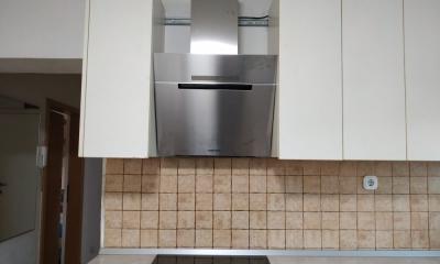 Odstranitev kuhinjskega elementa z vgradno napo in montaža nove nape Samsung Odstranitev kuhinjskega elementa z vgradno napo in montaža nove nape Samsung